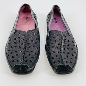 Taos Black Leather Cut out Comfort Shoe sz 6.5